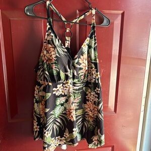 Kona sol tankini floral top